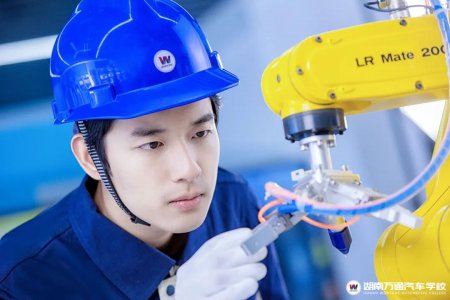 湖南汽車(chē)技工學(xué)校_汽車(chē)維修_汽車(chē)學(xué)校新聞